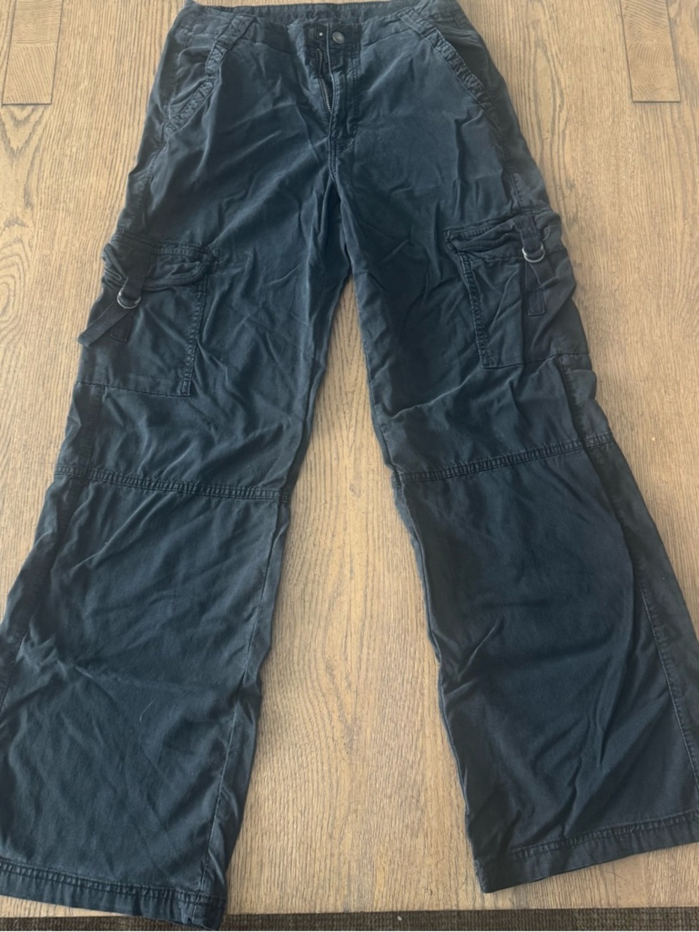 American Eagle Cargo Pants  Size 2 Black Wide Leg Baggy Utility Y2K Trend 5030